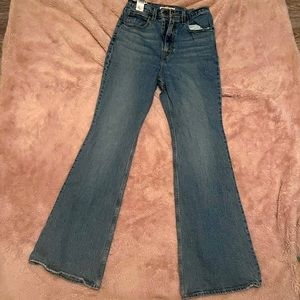 Levi’s flare 👖💕